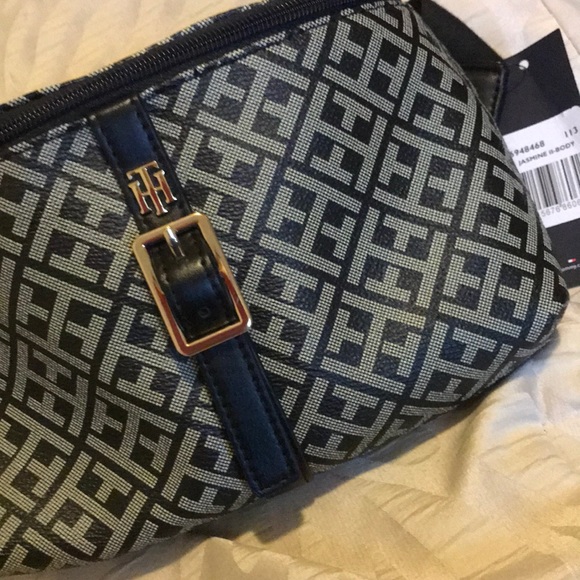 ❗️SOLD❗️Tommy Hilfiger purse - Picture 1 of 3